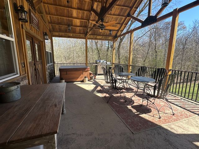 14183 Fowler School Road, Marion, IL 62959