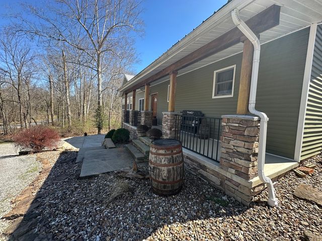 14183 Fowler School Road, Marion, IL 62959