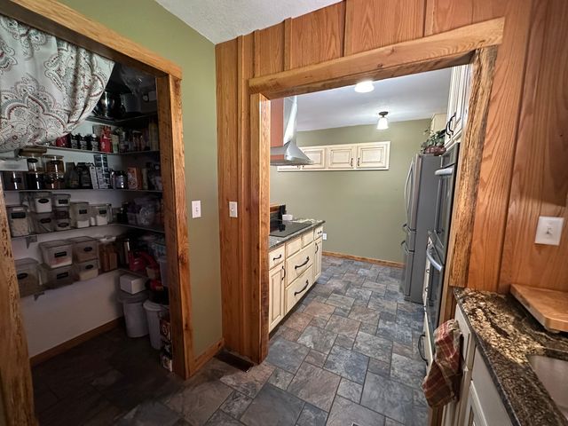 14183 Fowler School Road, Marion, IL 62959