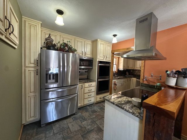 14183 Fowler School Road, Marion, IL 62959