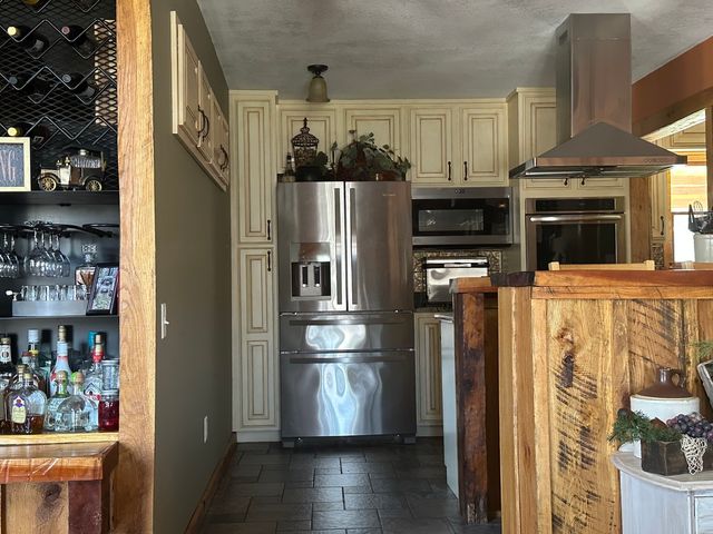 14183 Fowler School Road, Marion, IL 62959