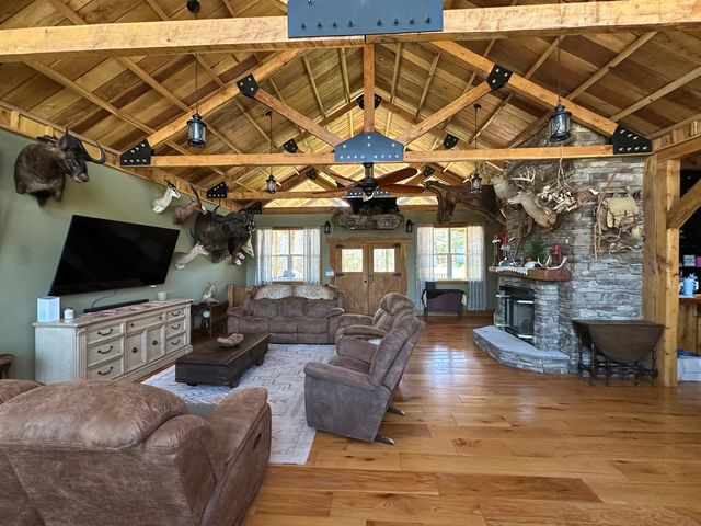 14183 Fowler School Road, Marion, IL 62959