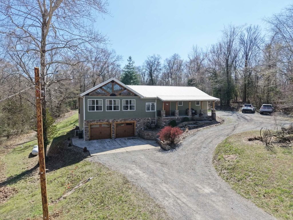 14183 Fowler School Road, Marion, IL 62959