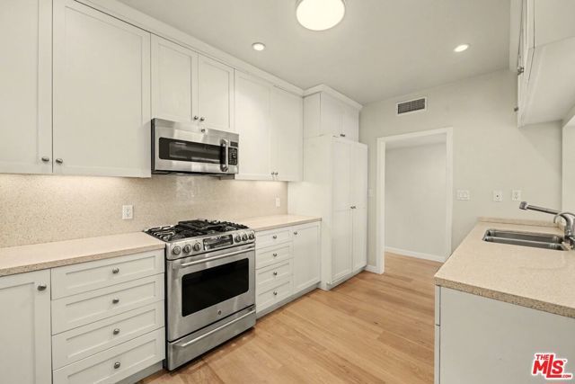 1021 Westmount Drive 102, West Hollywood, CA 90069