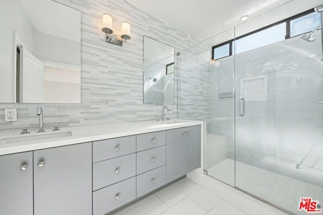 1021 Westmount Drive 102, West Hollywood, CA 90069