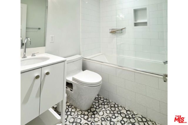 1021 Westmount Drive 102, West Hollywood, CA 90069