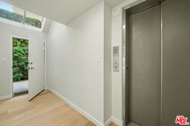 1021 Westmount Drive 102, West Hollywood, CA 90069