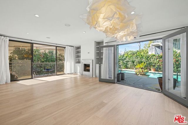 1021 Westmount Drive 102, West Hollywood, CA 90069