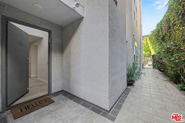 1021 Westmount Drive 102, West Hollywood, CA 90069