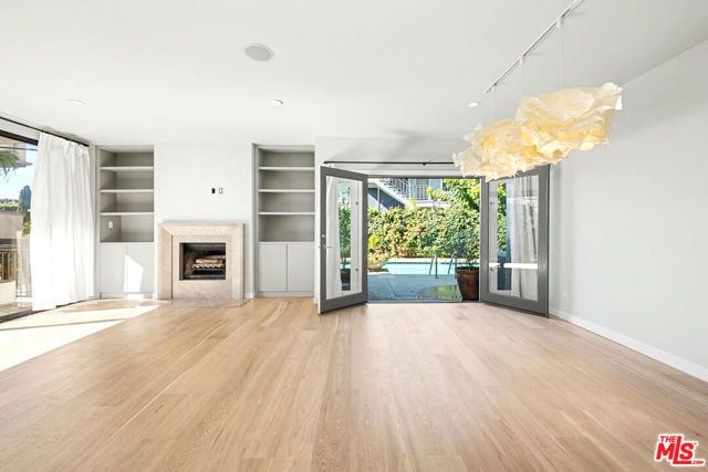 1021 Westmount Drive 102, West Hollywood, CA 90069