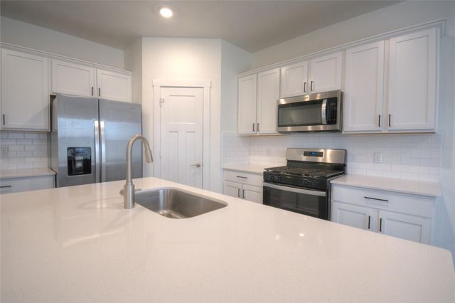 1137 Tipton ST, Georgetown, TX 78633