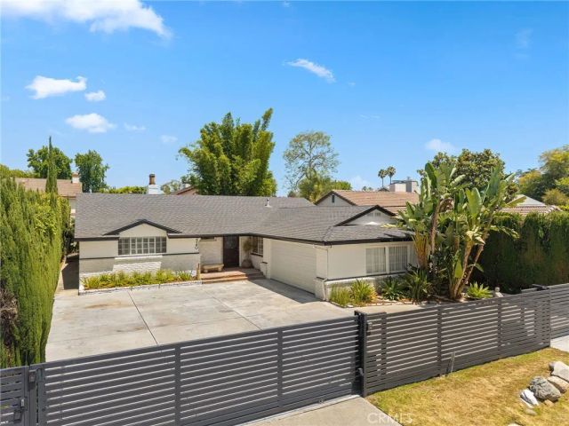 5240 Fulton, Sherman Oaks, CA 91401