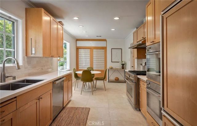 5240 Fulton, Sherman Oaks, CA 91401