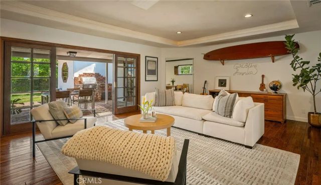 5240 Fulton, Sherman Oaks, CA 91401