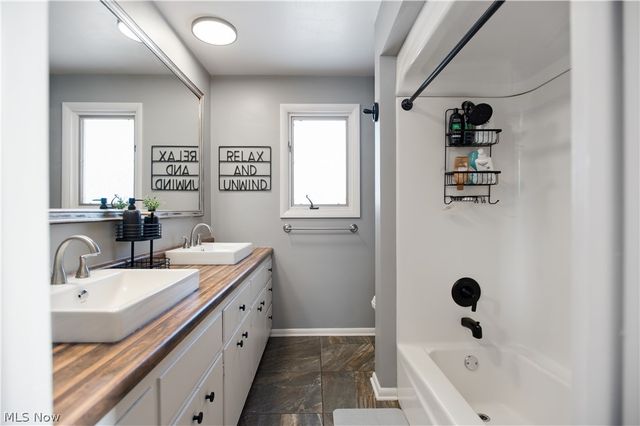 8280 Bendemeer Drive, Poland, OH 44514