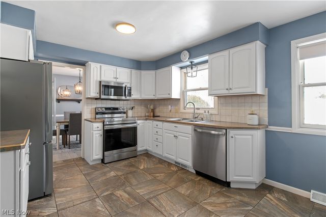 8280 Bendemeer Drive, Poland, OH 44514