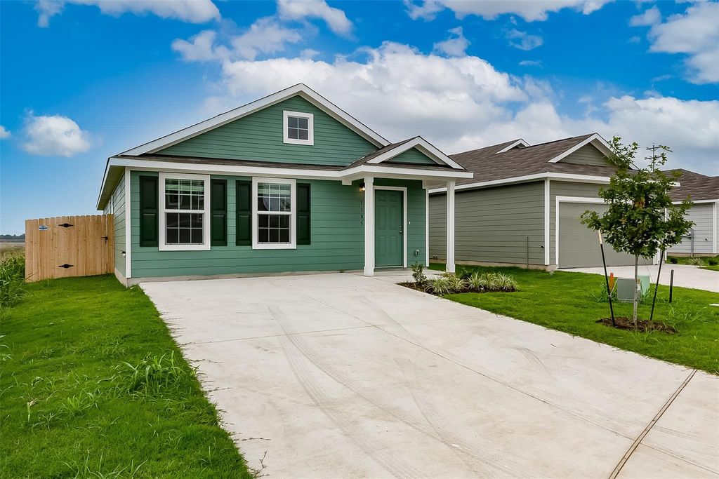 1105 Catfish LN, Bastrop, TX 78602
