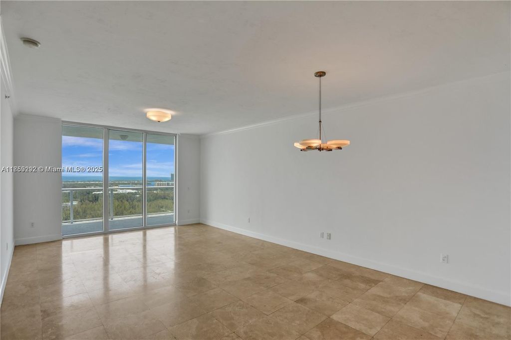 15051 Royal Oaks Ln 2603, North Miami, FL 33181