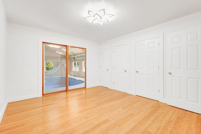 160 E Terra Cotta Avenue, Crystal Lake, IL 60014