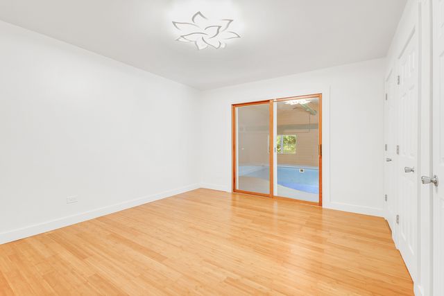 160 E Terra Cotta Avenue, Crystal Lake, IL 60014