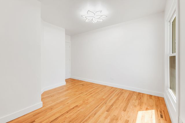 160 E Terra Cotta Avenue, Crystal Lake, IL 60014