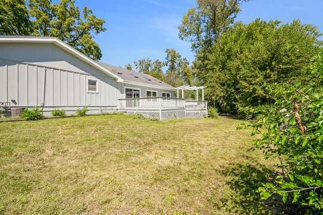 160 E Terra Cotta Avenue, Crystal Lake, IL 60014