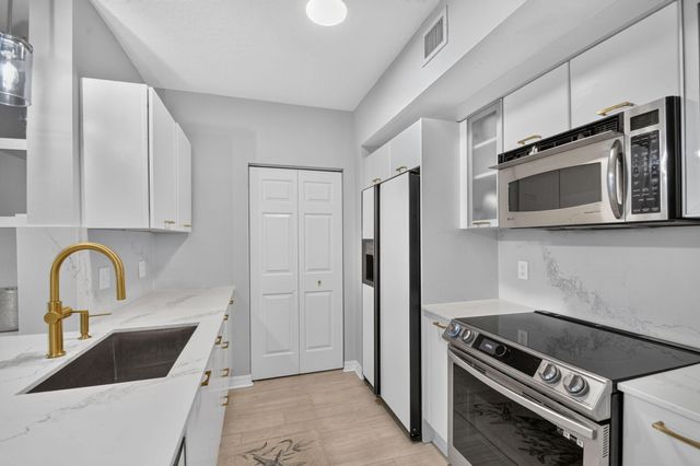 625 Casa Loma Boulevard 506, Boynton Beach, FL 33435