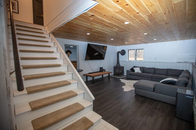 8 Northwood Avenue, Peru, NY 12972