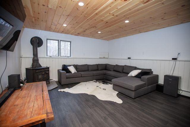 8 Northwood Avenue, Peru, NY 12972