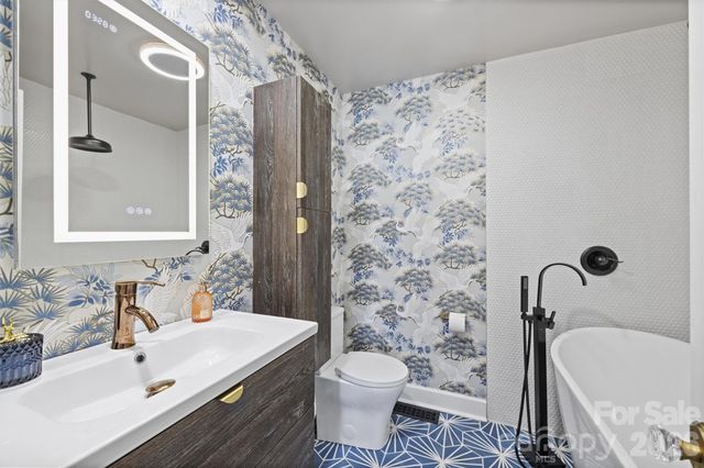 6234 Ashcrest Drive, Charlotte, NC 28217