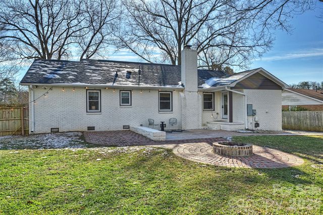 6234 Ashcrest Drive, Charlotte, NC 28217