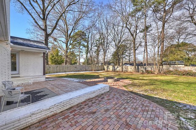 6234 Ashcrest Drive, Charlotte, NC 28217