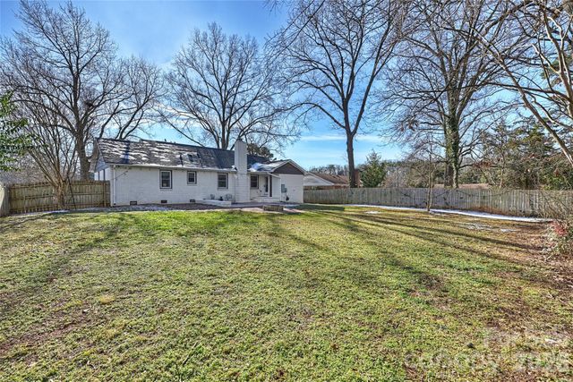 6234 Ashcrest Drive, Charlotte, NC 28217