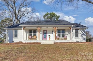 6234 Ashcrest Drive, Charlotte, NC 28217