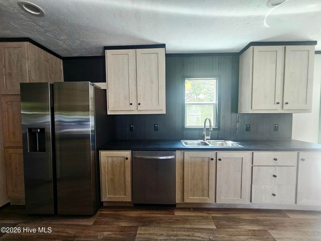 109 Mockingbird Lane, Holly Ridge, NC 28445