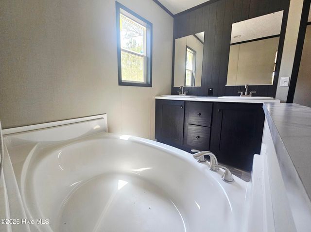 109 Mockingbird Lane, Holly Ridge, NC 28445