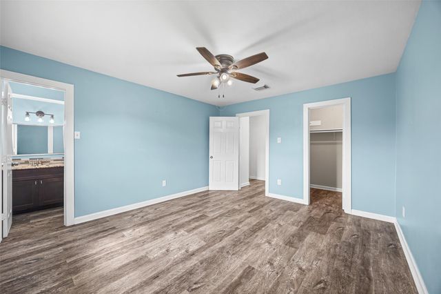 3501 Old Oaks Drive, Baytown, TX 77521