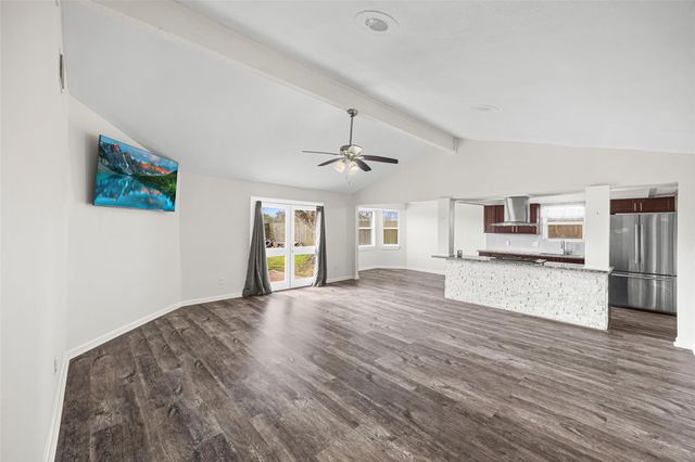 3501 Old Oaks Drive, Baytown, TX 77521