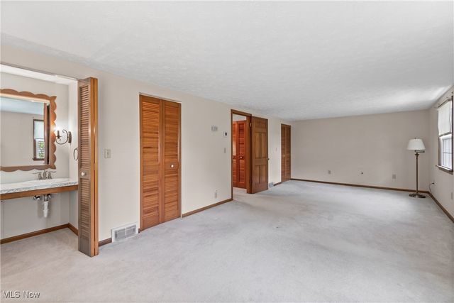 11167 Northwood Avenue NE, Bolivar, OH 44612