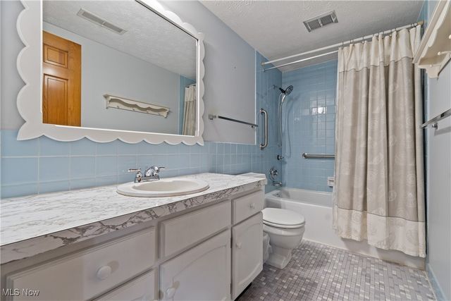 11167 Northwood Avenue NE, Bolivar, OH 44612