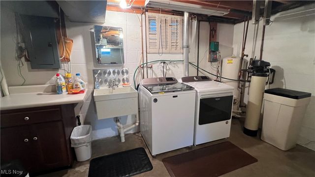 11167 Northwood Avenue NE, Bolivar, OH 44612