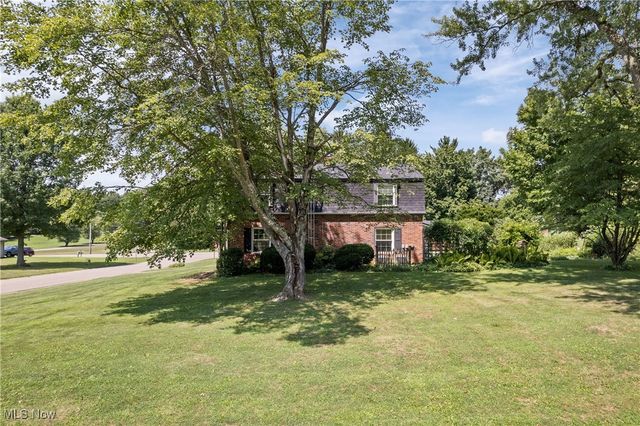 11167 Northwood Avenue NE, Bolivar, OH 44612