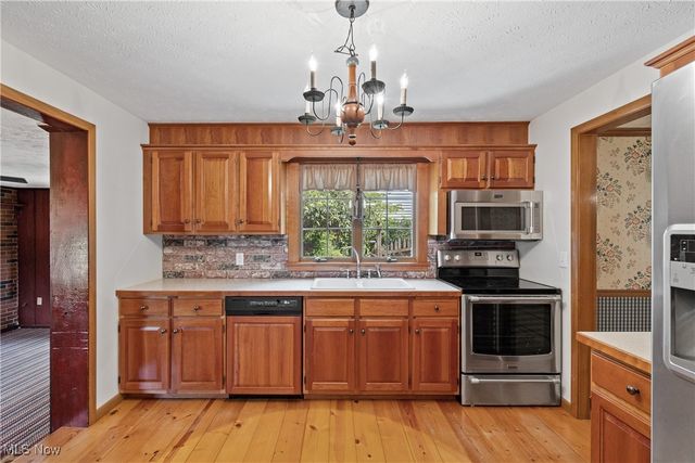 11167 Northwood Avenue NE, Bolivar, OH 44612