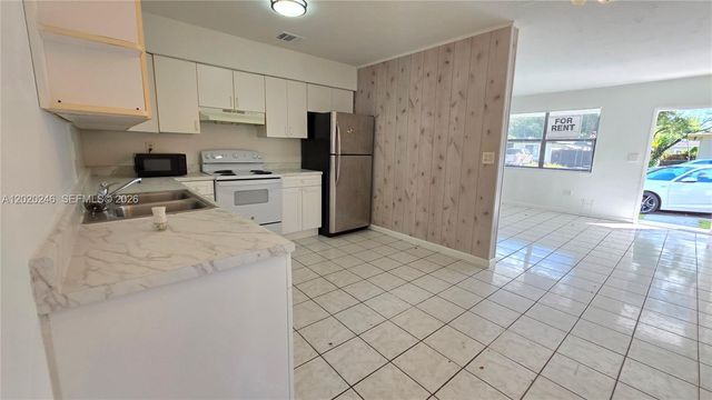 525 NE 132nd Ter 525 or 527, North Miami, FL 33161