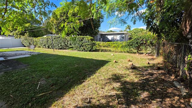525 NE 132nd Ter 525 or 527, North Miami, FL 33161