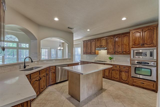 30202 W Legends Trail Drive, Spring, TX 77386