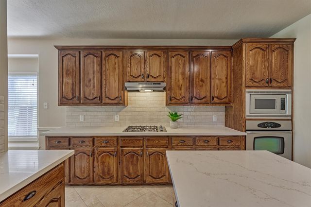 30202 W Legends Trail Drive, Spring, TX 77386