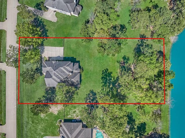 30202 W Legends Trail Drive, Spring, TX 77386