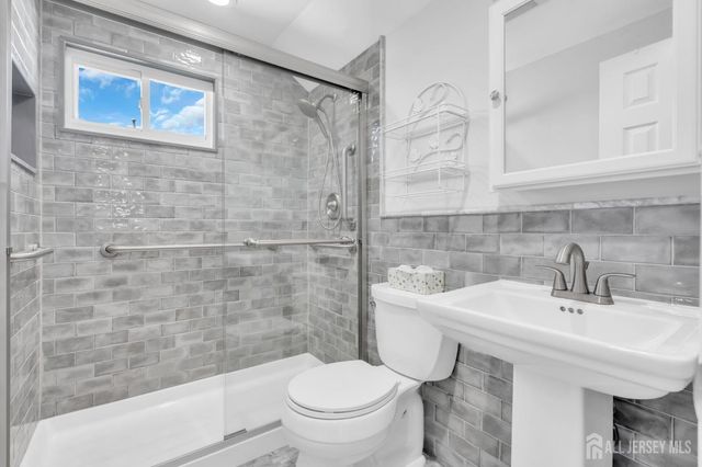 80 Throckmorton Lane, Old Bridge, NJ 08857