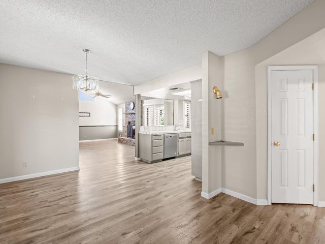 5109 W Menlo Avenue, Fresno, CA 93722